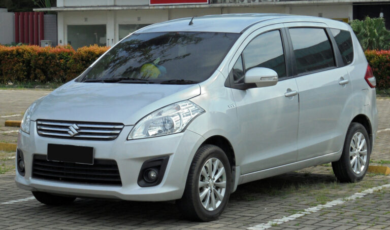 2013_Suzuki_Ertiga_1.4_GX_wagon_(ZE81S;_01-20-2019),_South_Tangerang