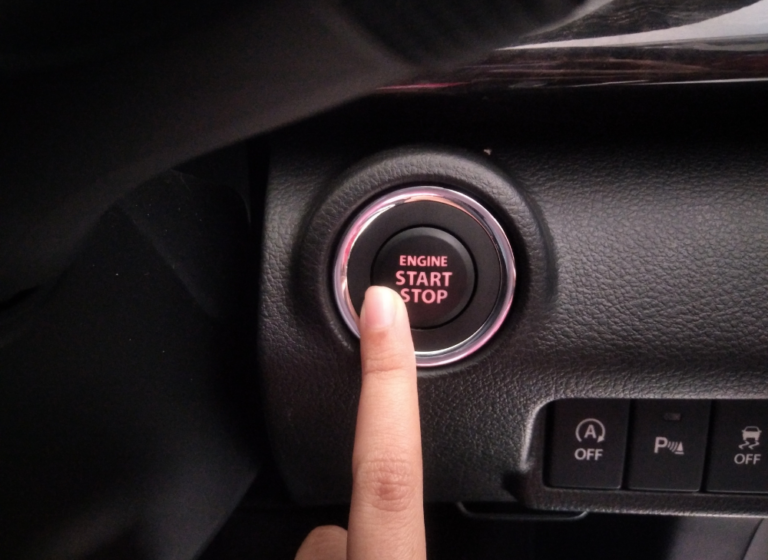 Komponen Mobil Yang Harus Diperiksa Sebelum Dinyalakan