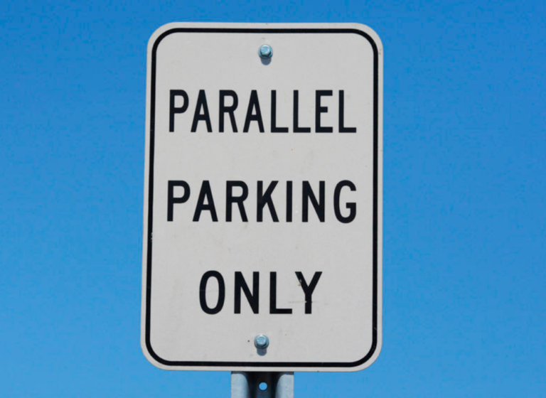 Bagaimana Cara Parkir Paralel yang Benar?