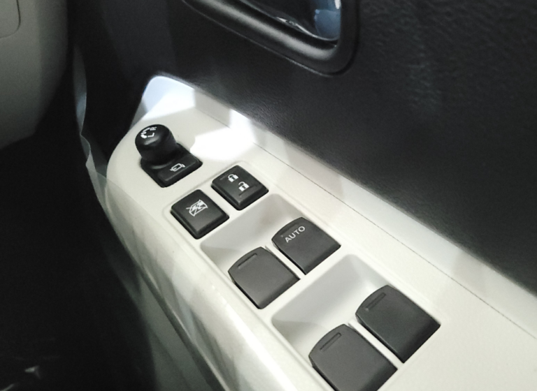 Fungsi Door Lock Pintu Mobil
