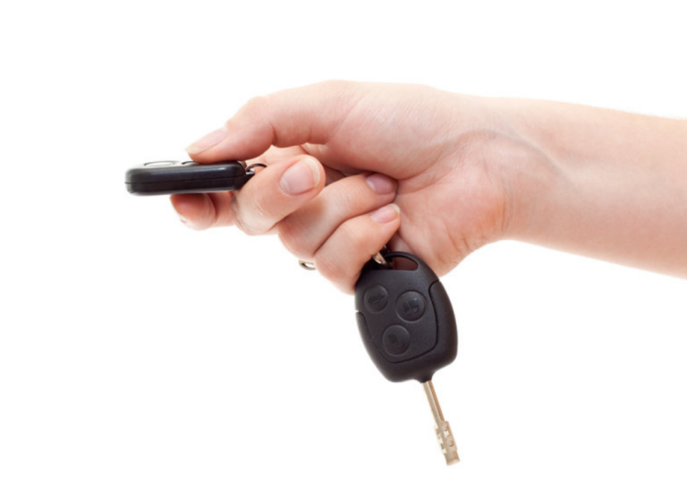 Penyebab Alarm Mobil Bunyi Sendiri