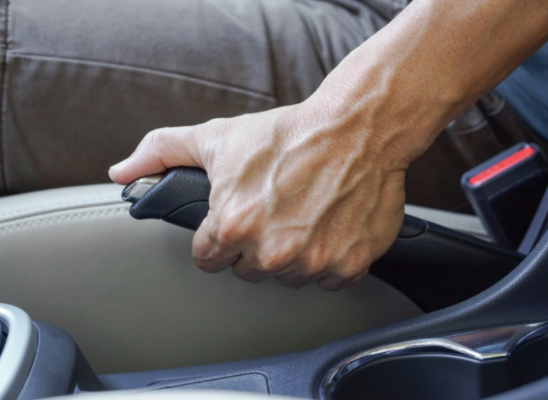 Penyebab Rem Tangan Mobil Kurang Pakem Di Mobil Anda