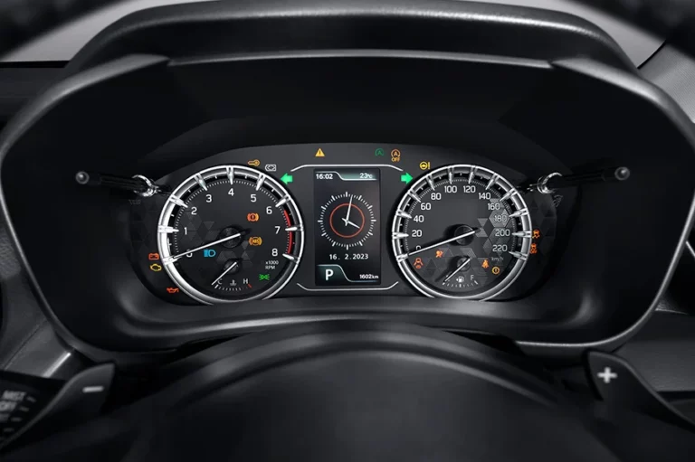 4 Tips Cara Memperbaiki Speedometer Mobil Secara Darurat