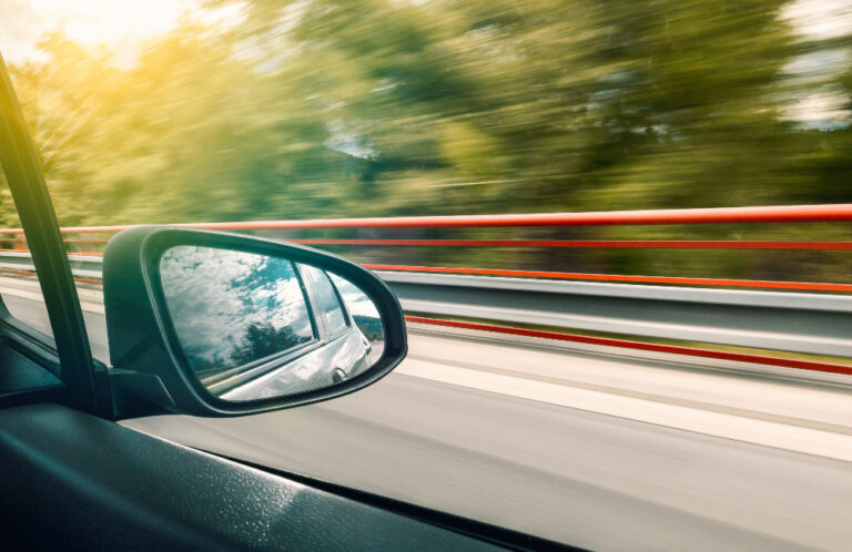 Mengenal Teknologi Blind Spot Monitoring  pada Kendaraan